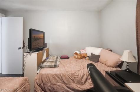 2221 9th Street NW Canton OH 44708