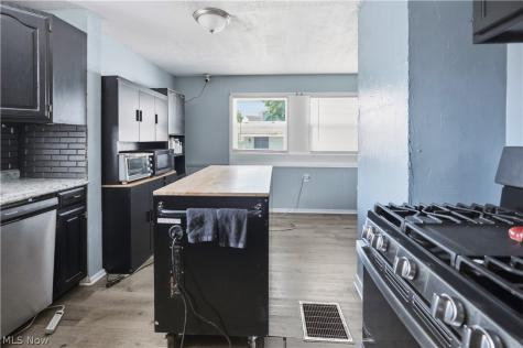 2221 9th Street NW Canton OH 44708