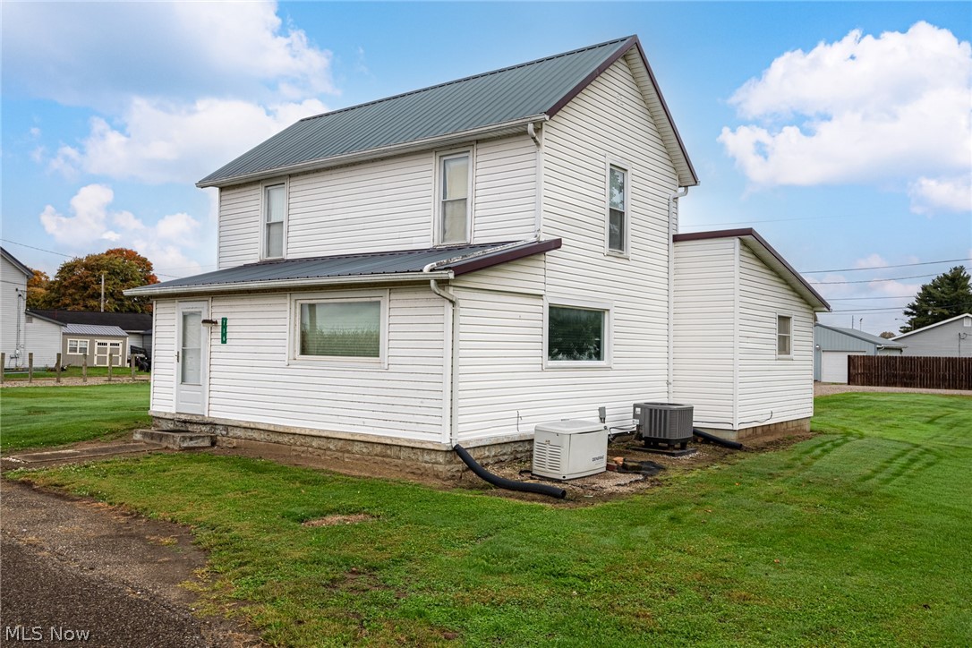 716 Adams Street Conesville OH 43811