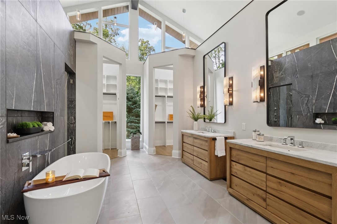 11945 Ladue Trail Chagrin Falls OH 44023