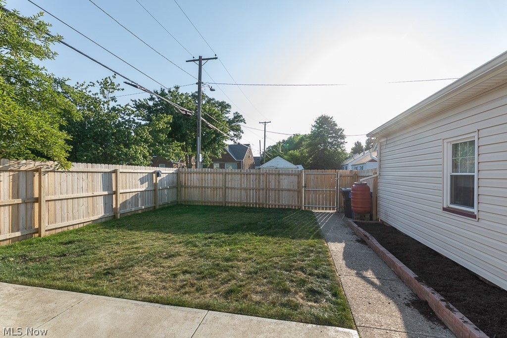 14733 Grapeland Avenue Cleveland OH 44111