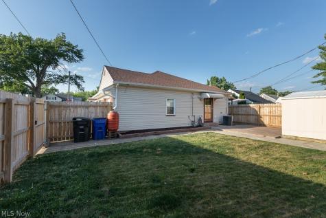 14733 Grapeland Avenue Cleveland OH 44111