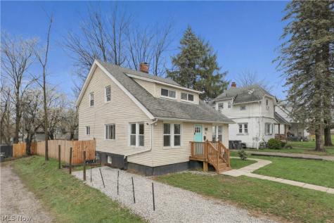 318 Pioneer Street Akron OH 44305
