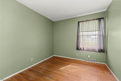 1484 Erie Avenue Akron OH 44312
