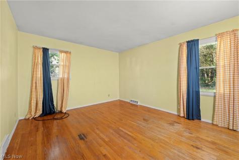 1484 Erie Avenue Akron OH 44312