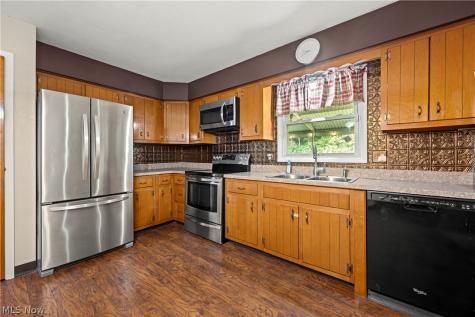 1484 Erie Avenue Akron OH 44312