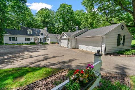 40 Redfern Drive Youngstown OH 44505