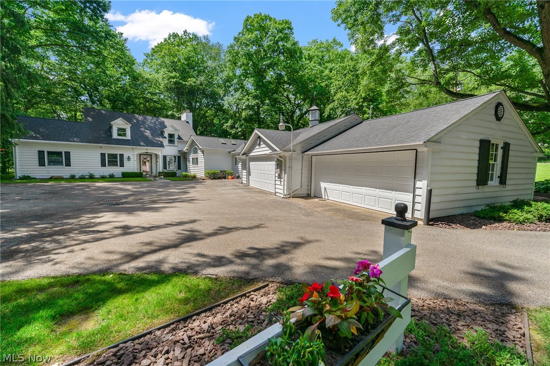 40 Redfern Drive Youngstown OH 44505