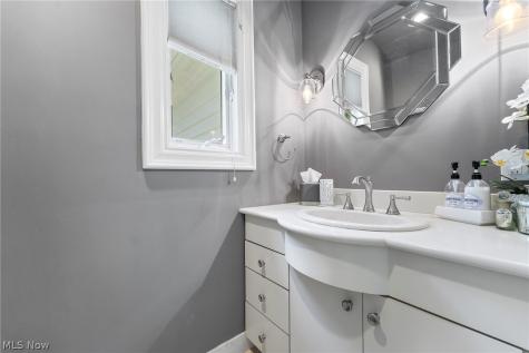 40 Redfern Drive Youngstown OH 44505