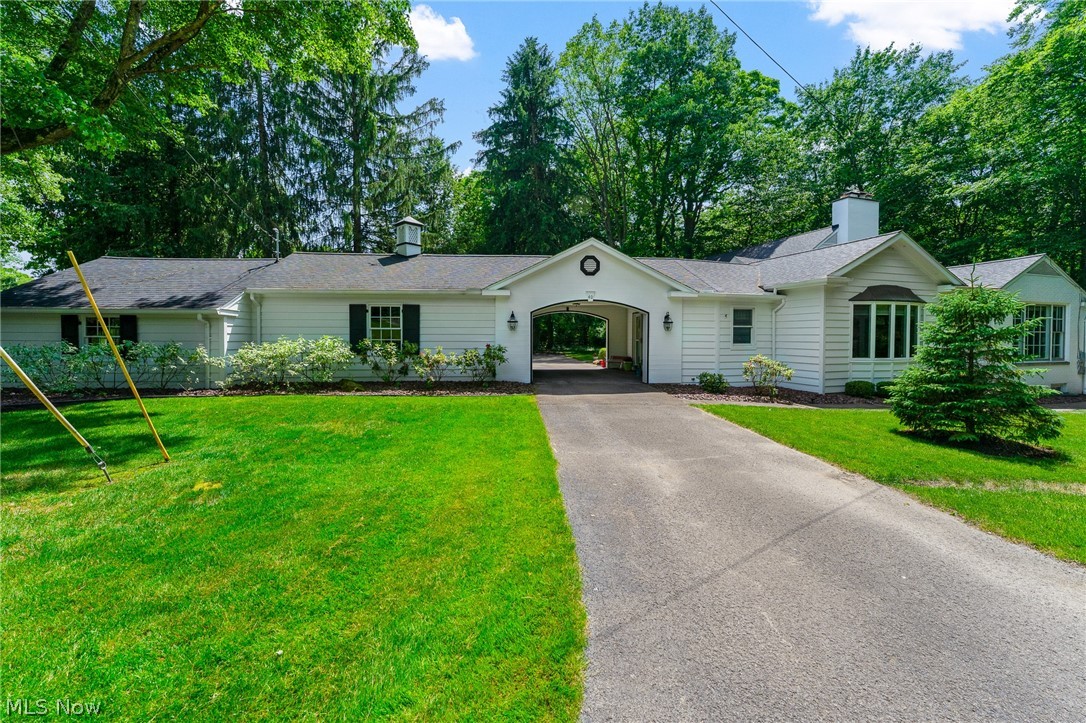 40 Redfern Drive Youngstown OH 44505