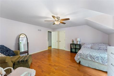 40 Redfern Drive Youngstown OH 44505
