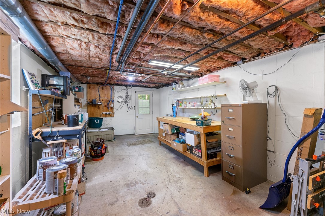 40 Redfern Drive Youngstown OH 44505