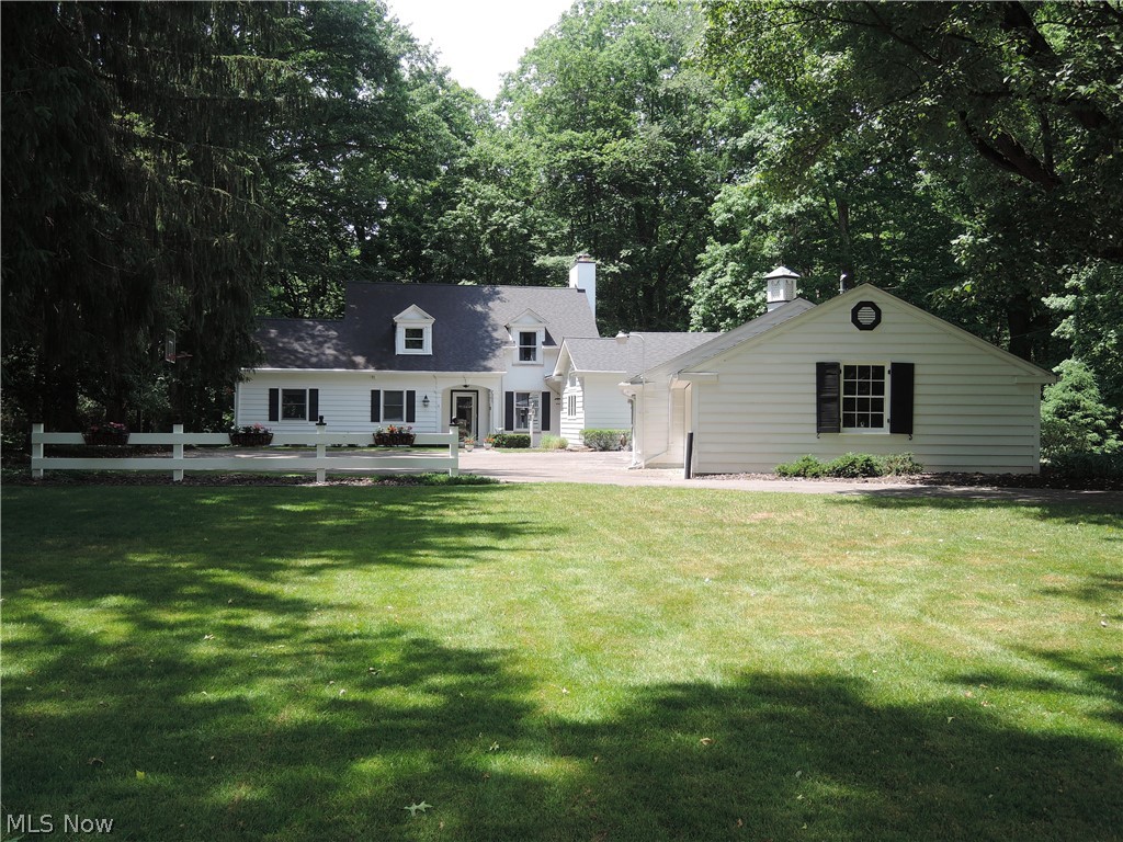 40 Redfern Drive Youngstown OH 44505