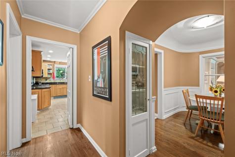 2686 Cranlyn Road Shaker Heights OH 44122