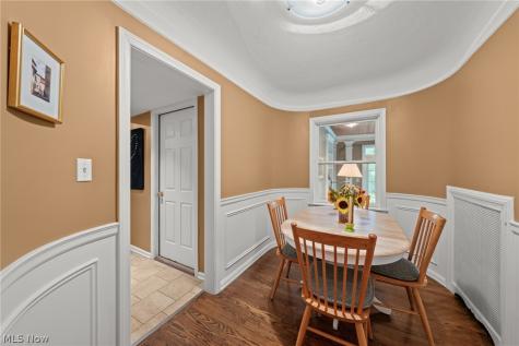 2686 Cranlyn Road Shaker Heights OH 44122