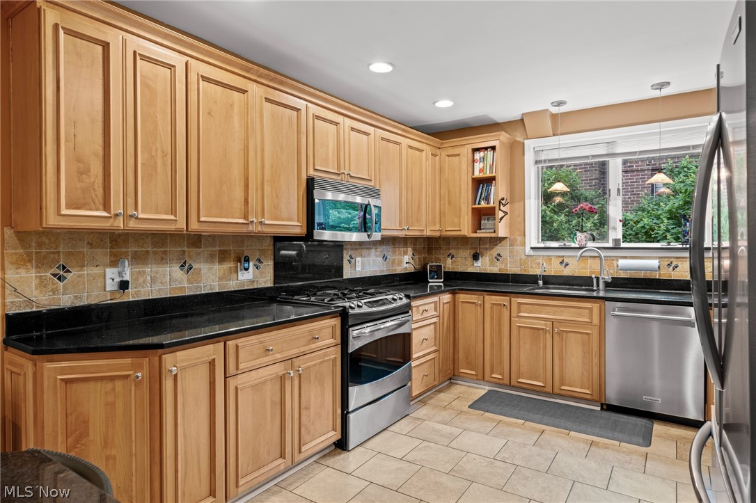 2686 Cranlyn Road Shaker Heights OH 44122