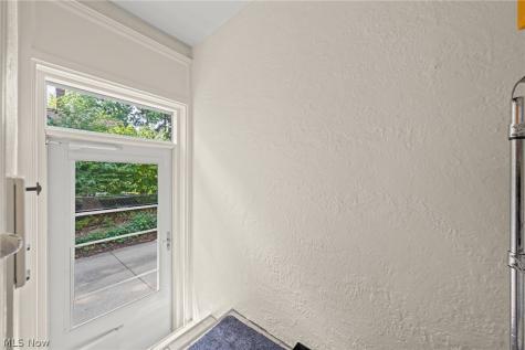 2686 Cranlyn Road Shaker Heights OH 44122