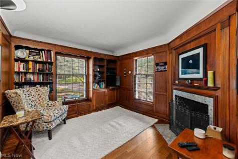 2686 Cranlyn Road Shaker Heights OH 44122