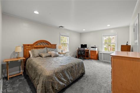 2686 Cranlyn Road Shaker Heights OH 44122