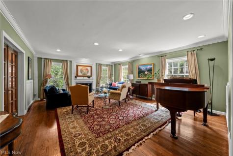 2686 Cranlyn Road Shaker Heights OH 44122