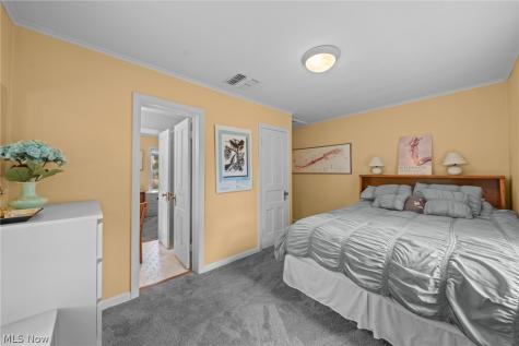 2686 Cranlyn Road Shaker Heights OH 44122
