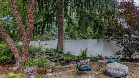 2686 Cranlyn Road Shaker Heights OH 44122