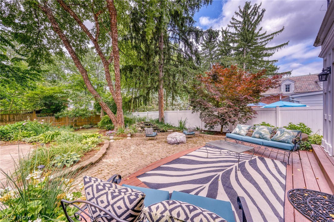 2686 Cranlyn Road Shaker Heights OH 44122