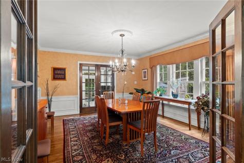 2686 Cranlyn Road Shaker Heights OH 44122