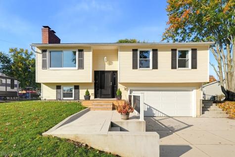 1545 Whitehall Drive Mogadore OH 44260