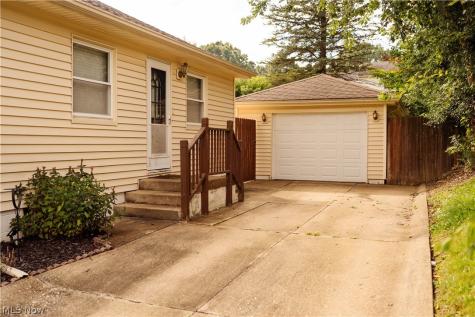 1424 Maple Street Barberton OH 44203