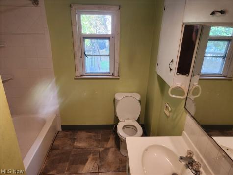 485 Allenford Street Akron OH 44314