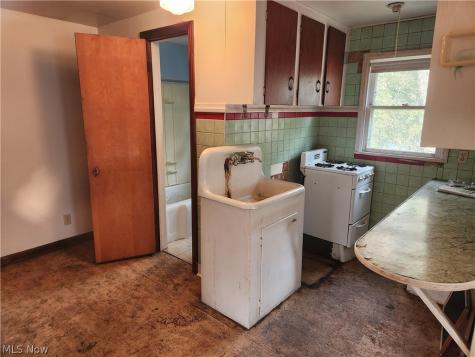485 Allenford Street Akron OH 44314