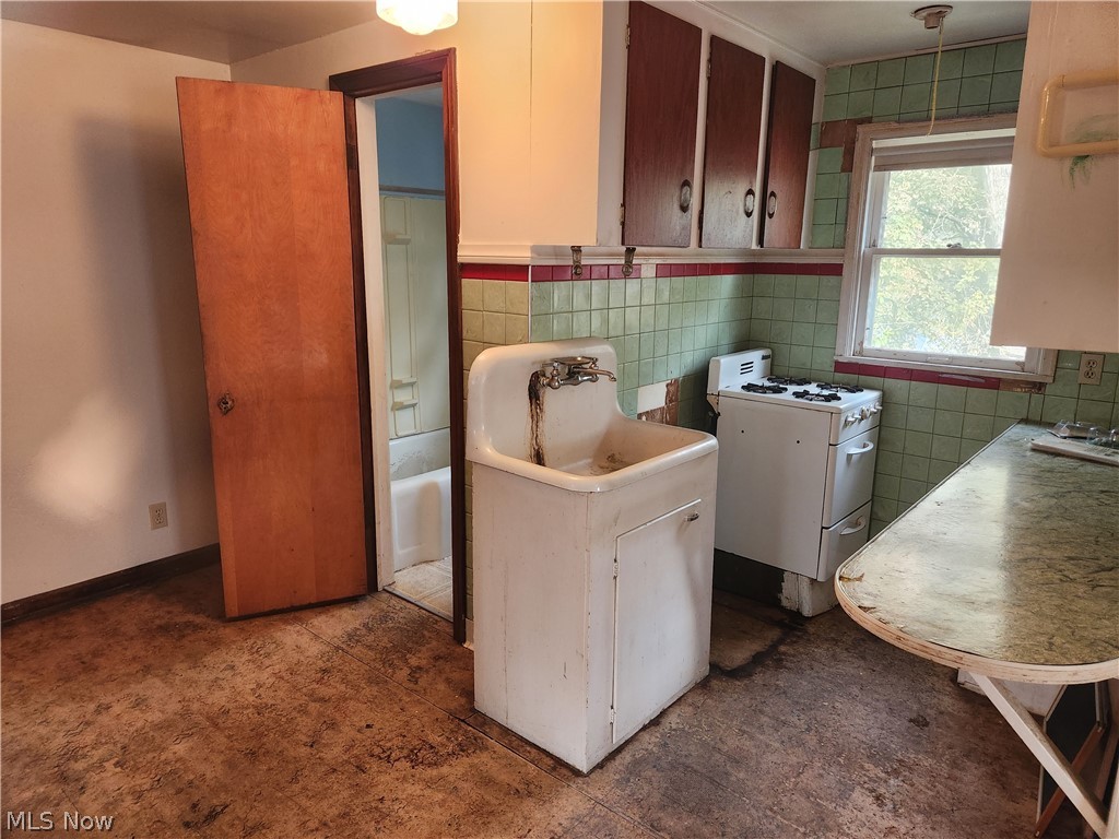 485 Allenford Street Akron OH 44314
