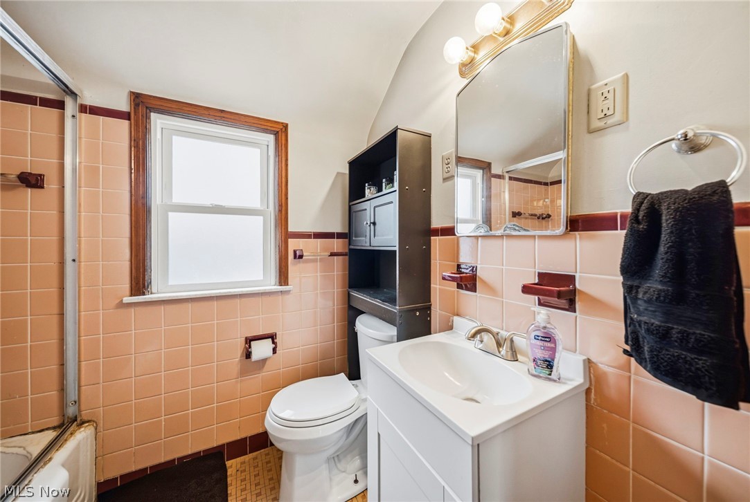 21790 Kennison Avenue Euclid OH 44123