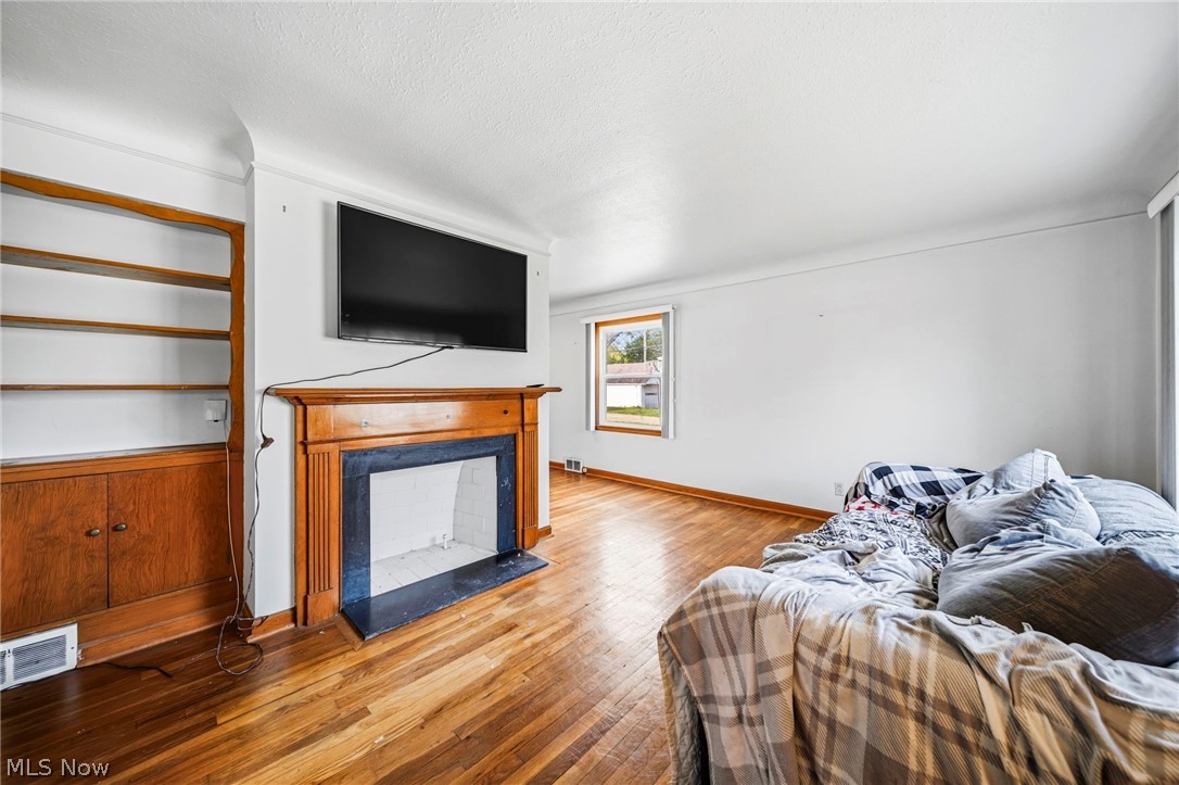21790 Kennison Avenue Euclid OH 44123