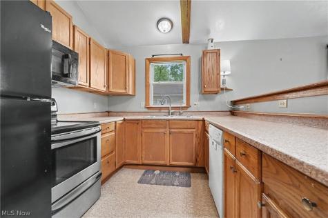 4937 Grove Avenue Norton OH 44203