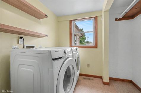 4937 Grove Avenue Norton OH 44203