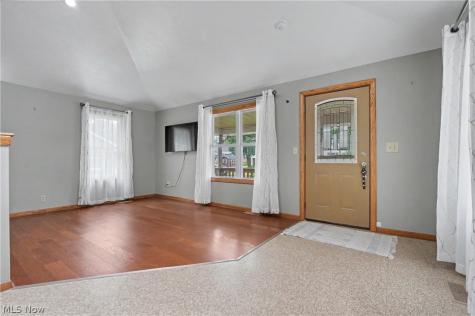 4937 Grove Avenue Norton OH 44203