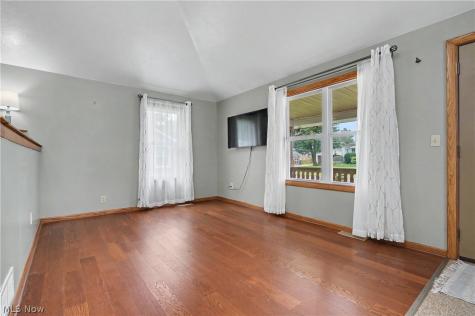 4937 Grove Avenue Norton OH 44203