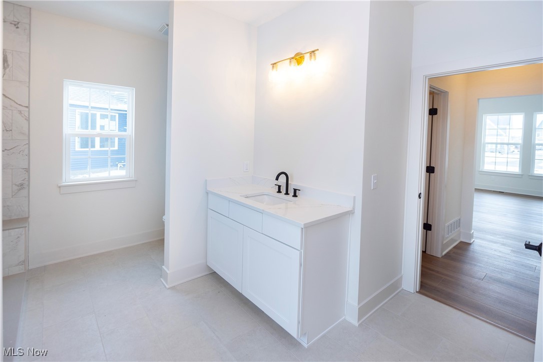 522 S Port Drive Avon Lake OH 44012