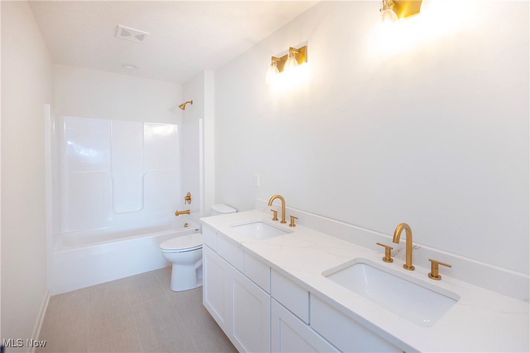 522 S Port Drive Avon Lake OH 44012