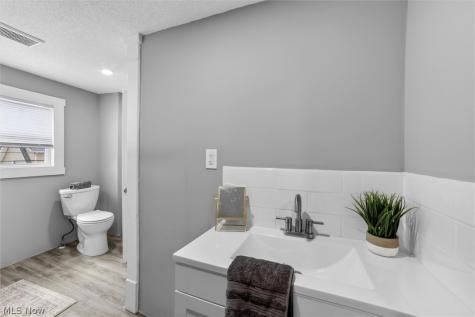 843 Chester Avenue Akron OH 44314