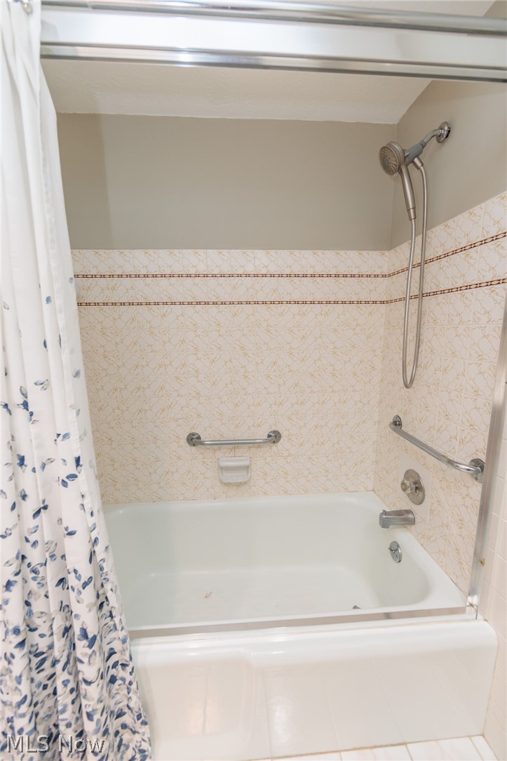 616 Sturbridge Drive Highland Heights OH 44143
