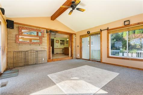 2561 Fallview Street NW Uniontown OH 44685