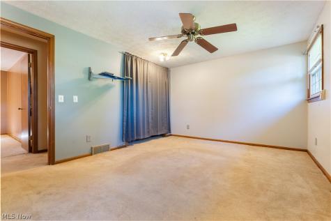 2561 Fallview Street NW Uniontown OH 44685
