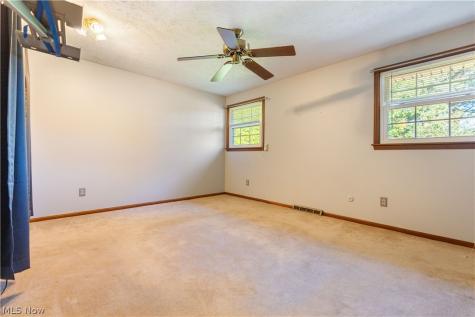 2561 Fallview Street NW Uniontown OH 44685