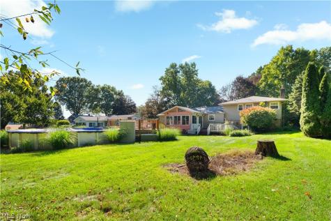 2561 Fallview Street NW Uniontown OH 44685