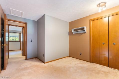 2561 Fallview Street NW Uniontown OH 44685