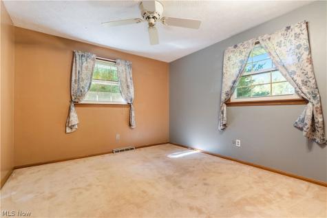 2561 Fallview Street NW Uniontown OH 44685