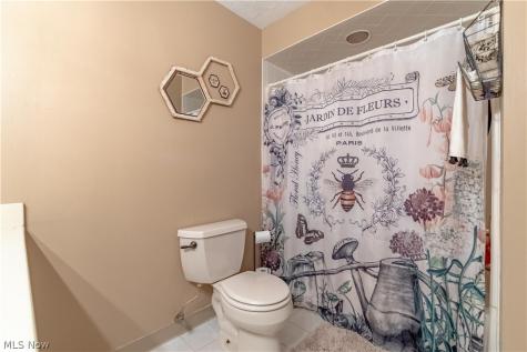 2561 Fallview Street NW Uniontown OH 44685